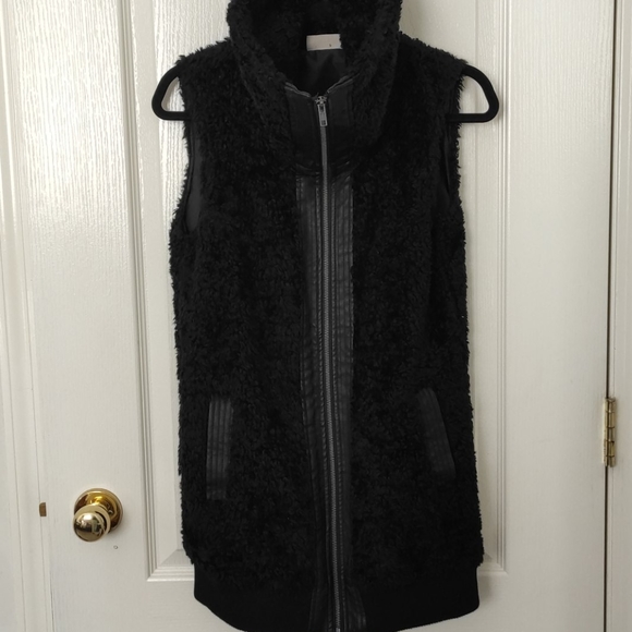 Vest - Picture 7 of 7